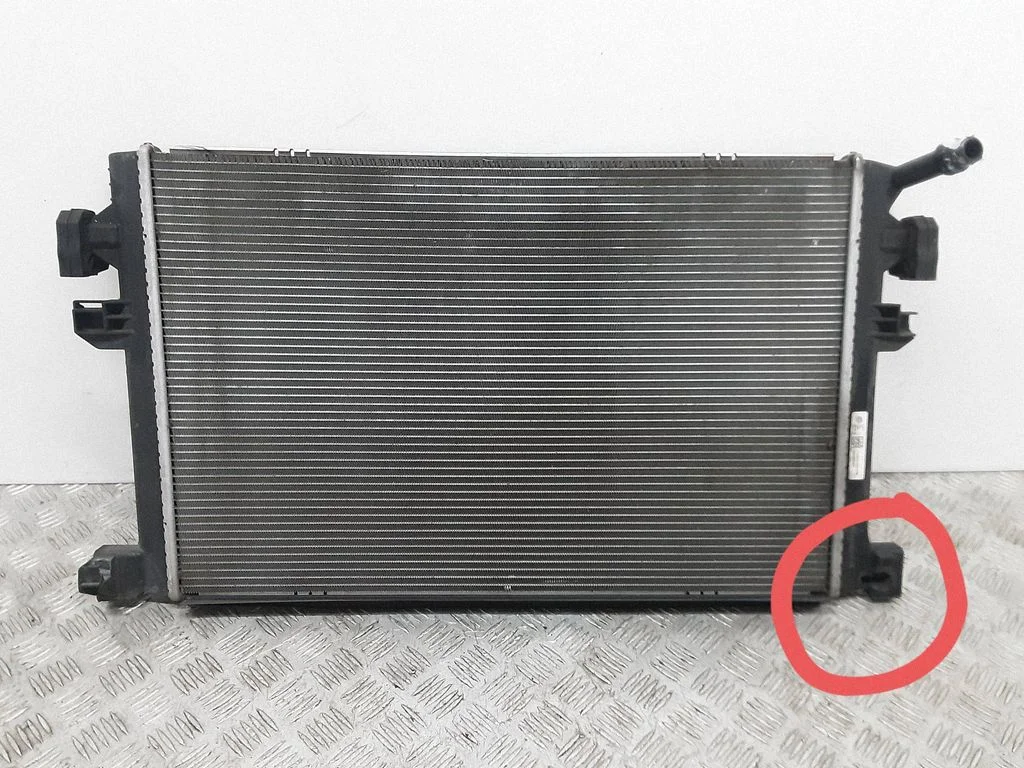 Jahutusvedeliku radiaator 5Q0121251GB