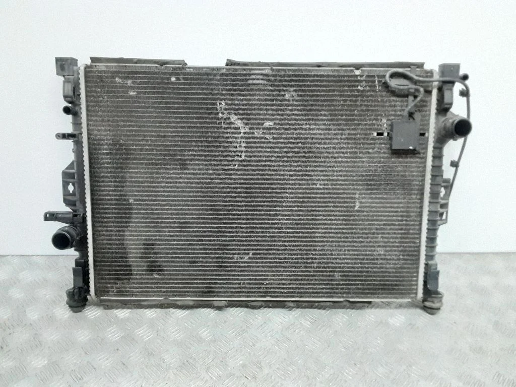 Coolant radiator – front