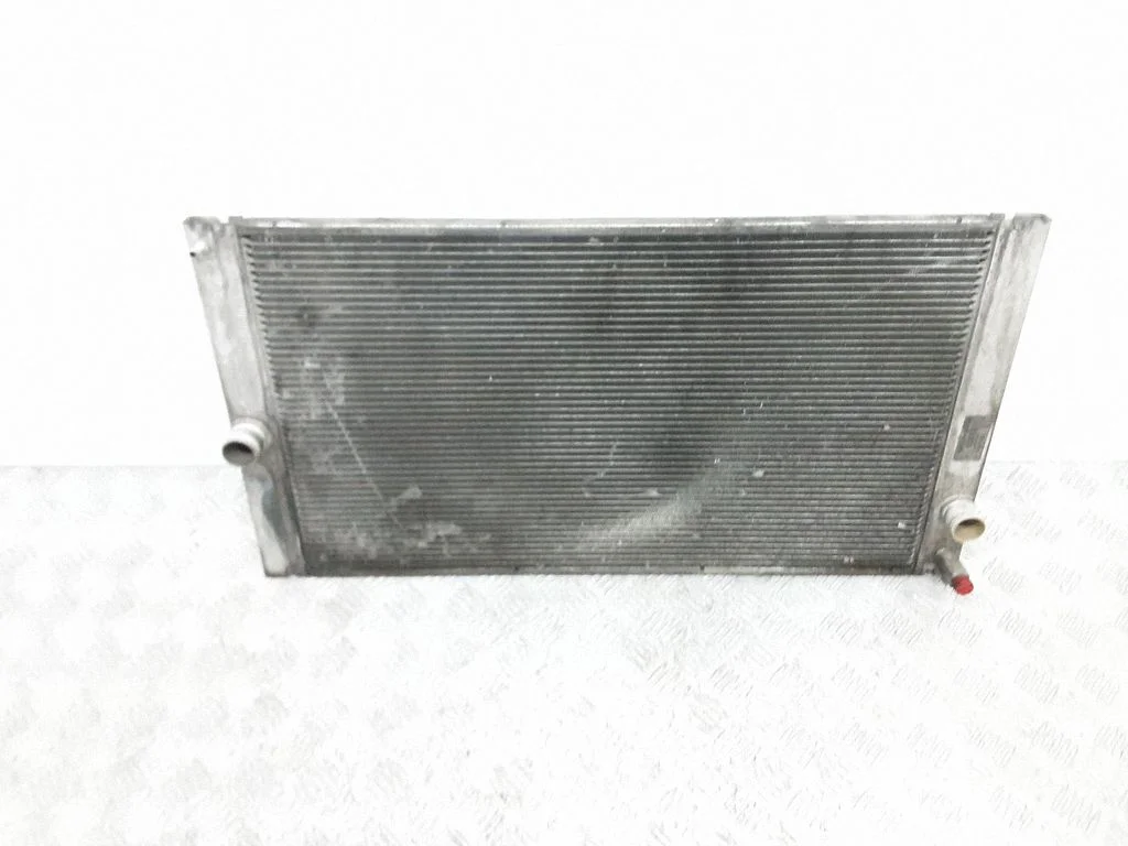 Jahutusvedeliku radiaator 3M518005DB