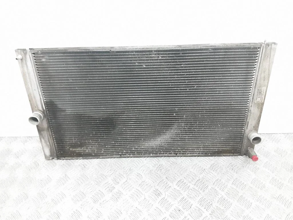 Jahutusvedeliku radiaator 3M518005DB