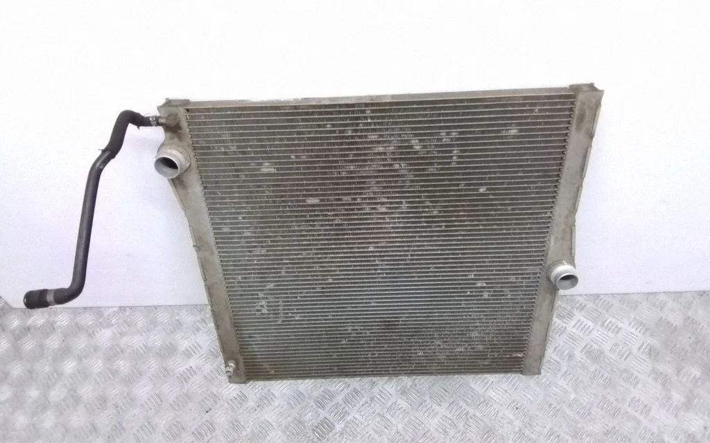 Coolant radiator 7533471