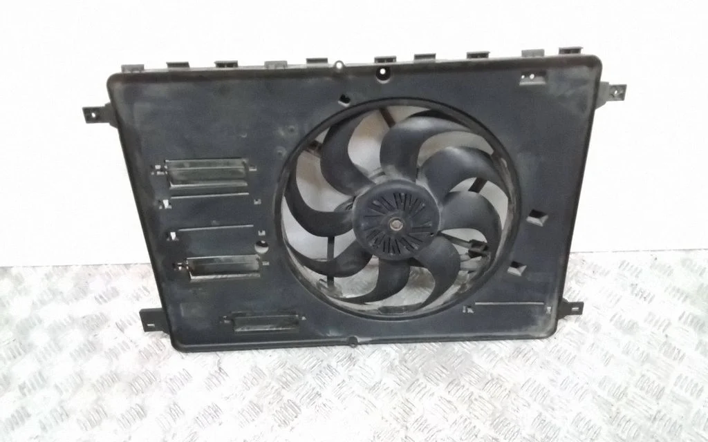 Radiator cooling fan shroud – Volvo V70 (2005-2008)
