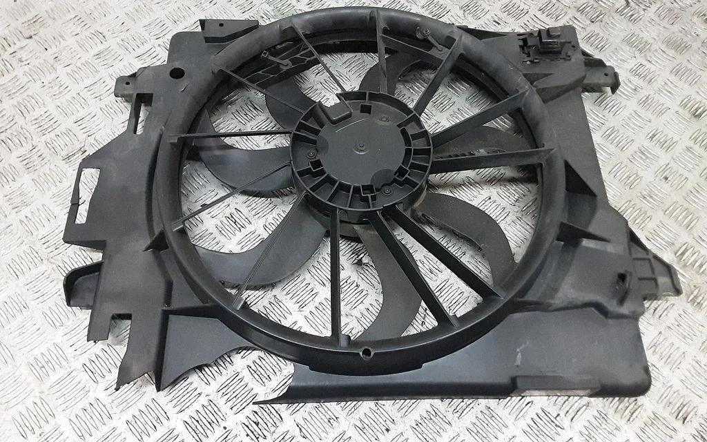 Radiator cooling fan shroud – Chrysler Town & Country V (2008-2016)