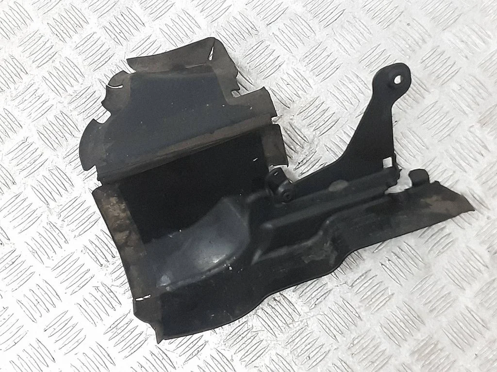 Intercooler air guide/duct channel 30678191