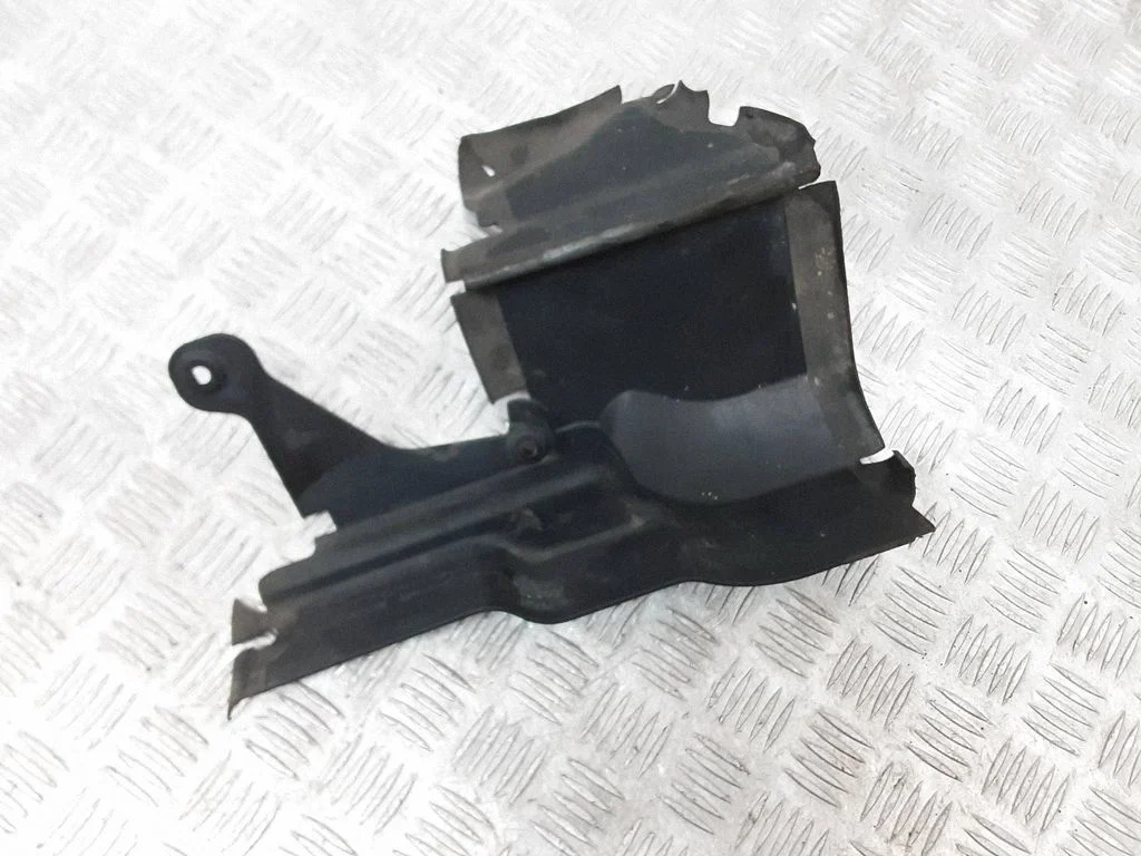 Intercooler air guide/duct channel 30678190