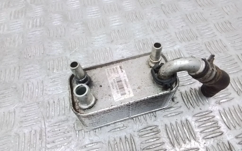 Engine oil radiator 6G917A095AD