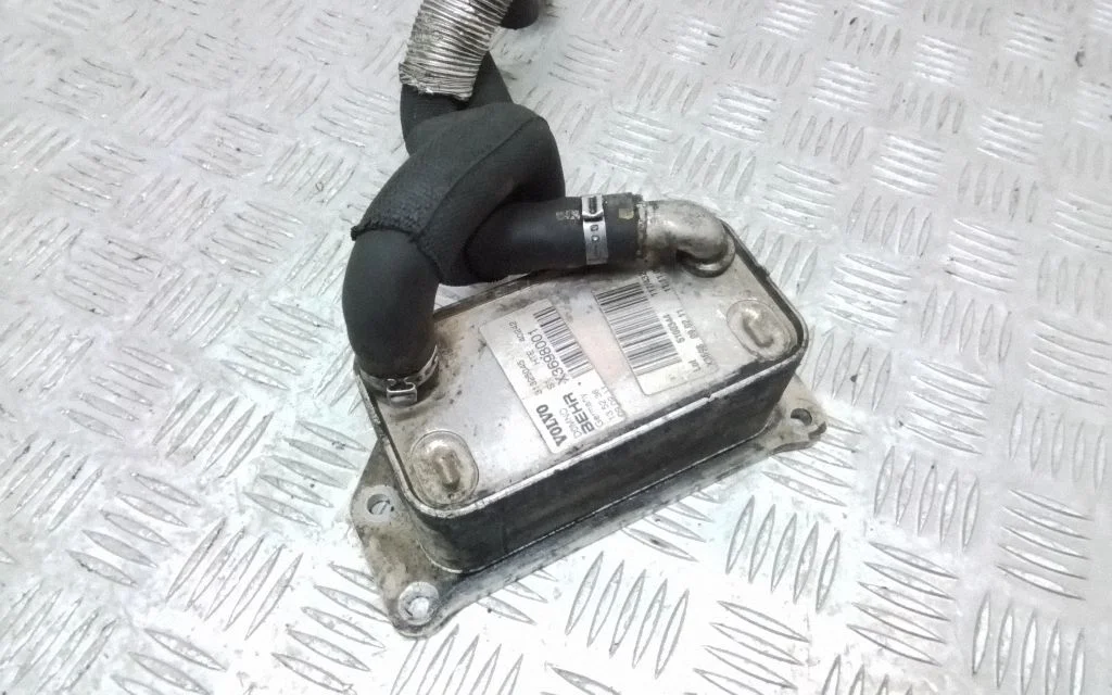 Engine oil radiator 31325045