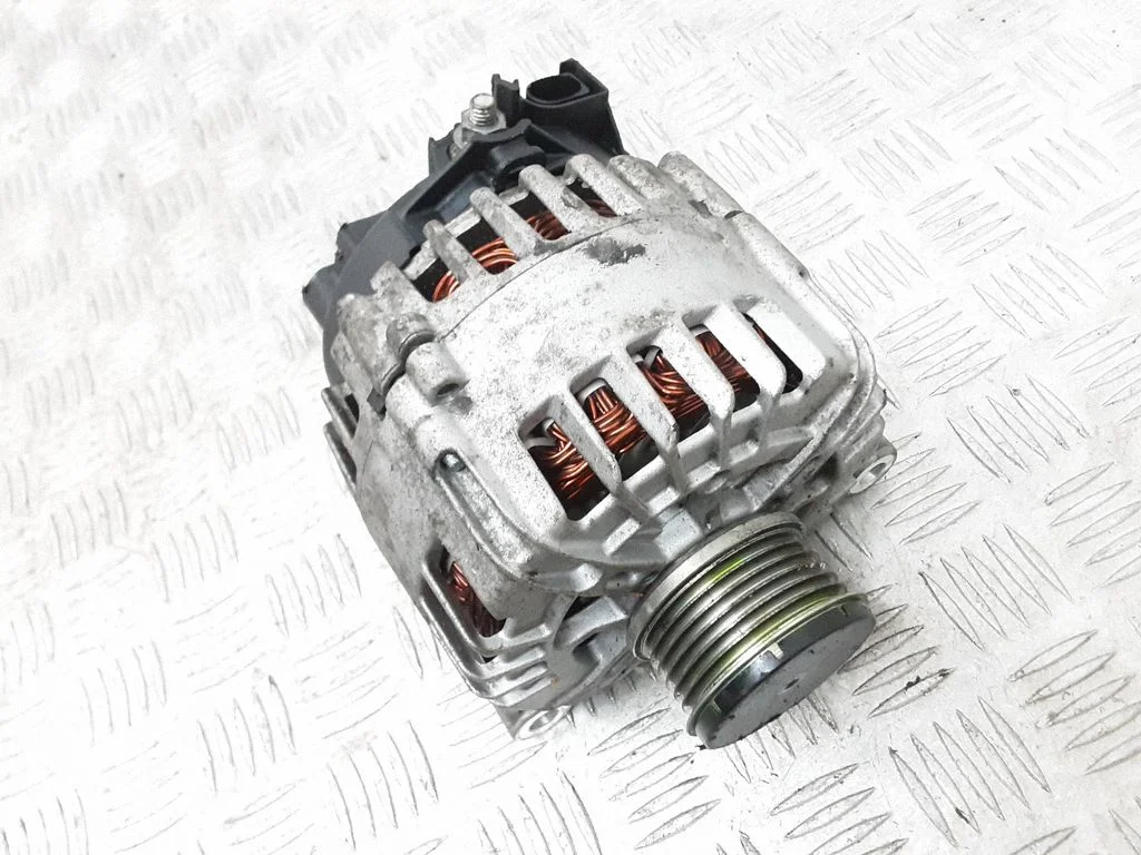 Generator/alternator TG15C186