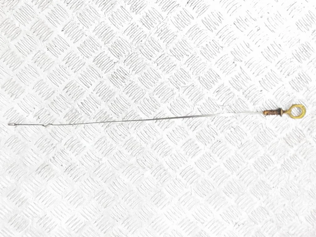 Oil level dip stick – Volvo C30 (2007-2010)