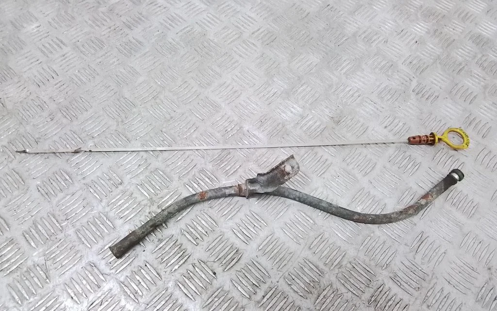 Oil level dip stick – Volvo V50 (2004-2007)