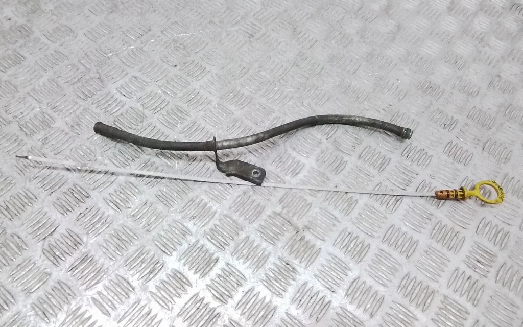 Oil level dip stick – Volvo V50 (2004-2007)