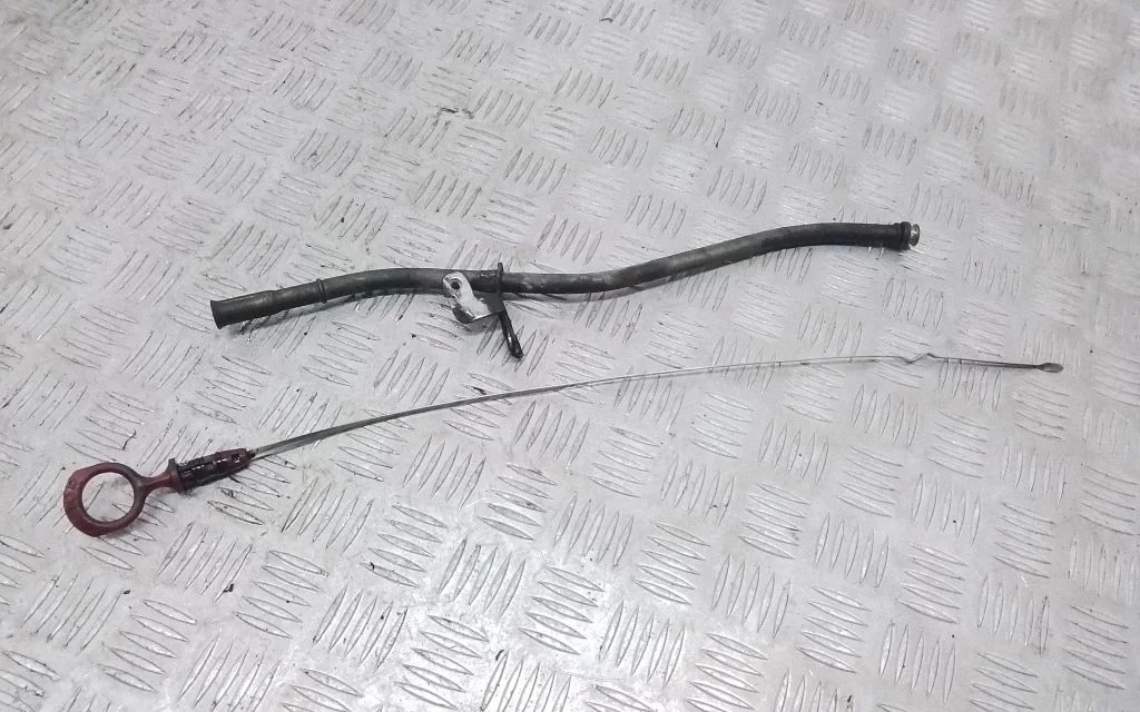 Oil level dip stick – Volvo V70 (2005-2008)