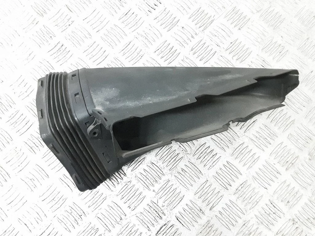 Air intake duct part 4G0129624D