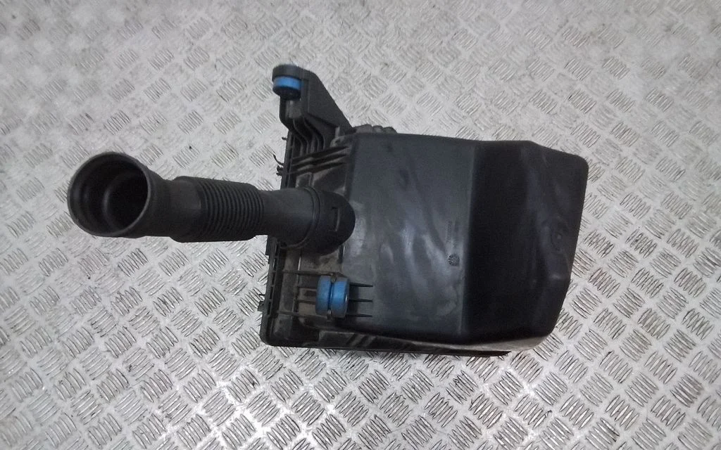 Air filter box 8603090