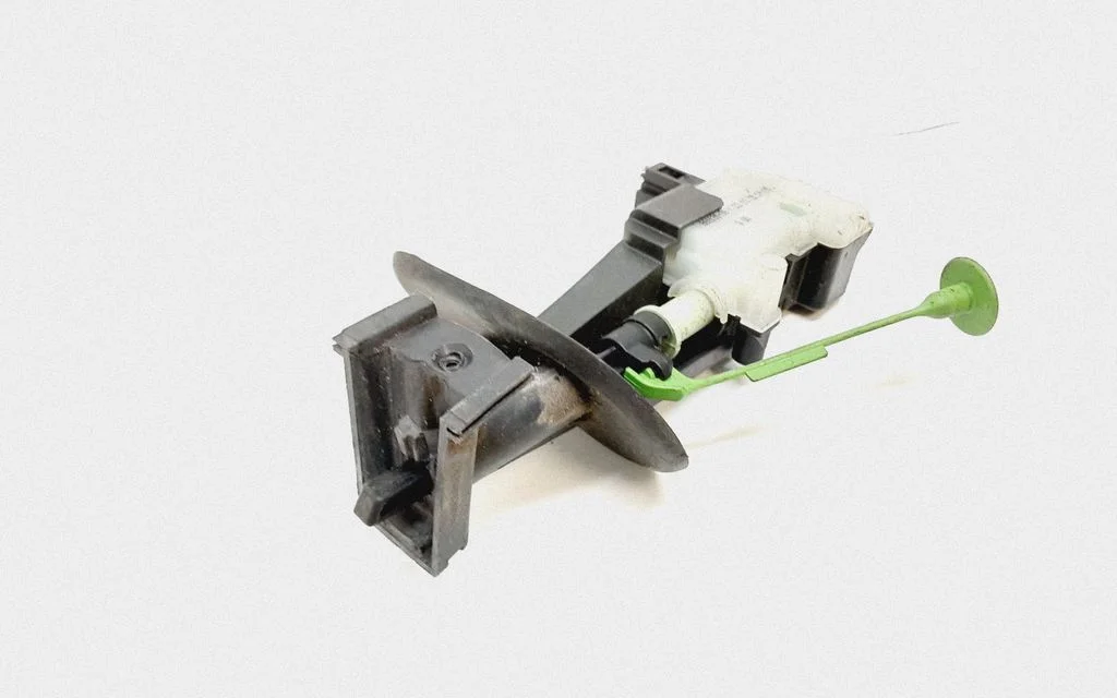 Fuel tank cap lock – Volvo V40 (2012-2019)
