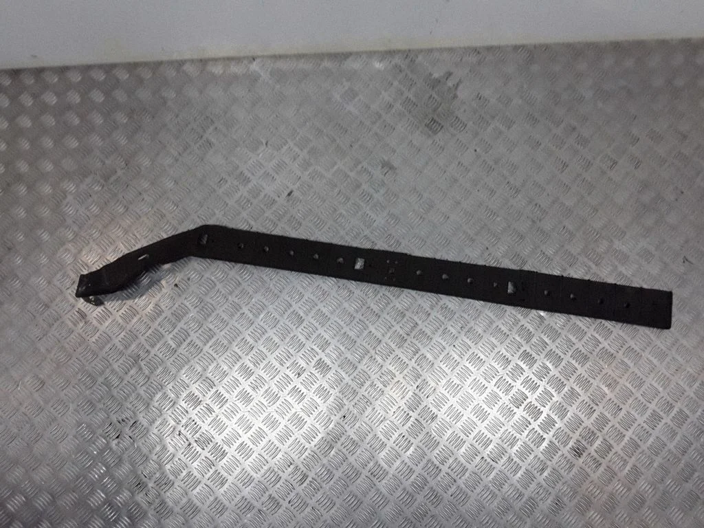 Fuel tank bottom protection