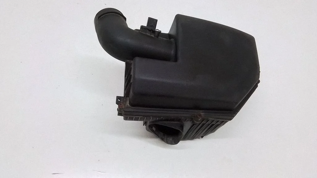 Air filter box cover – Volvo V70 (2008-2013)