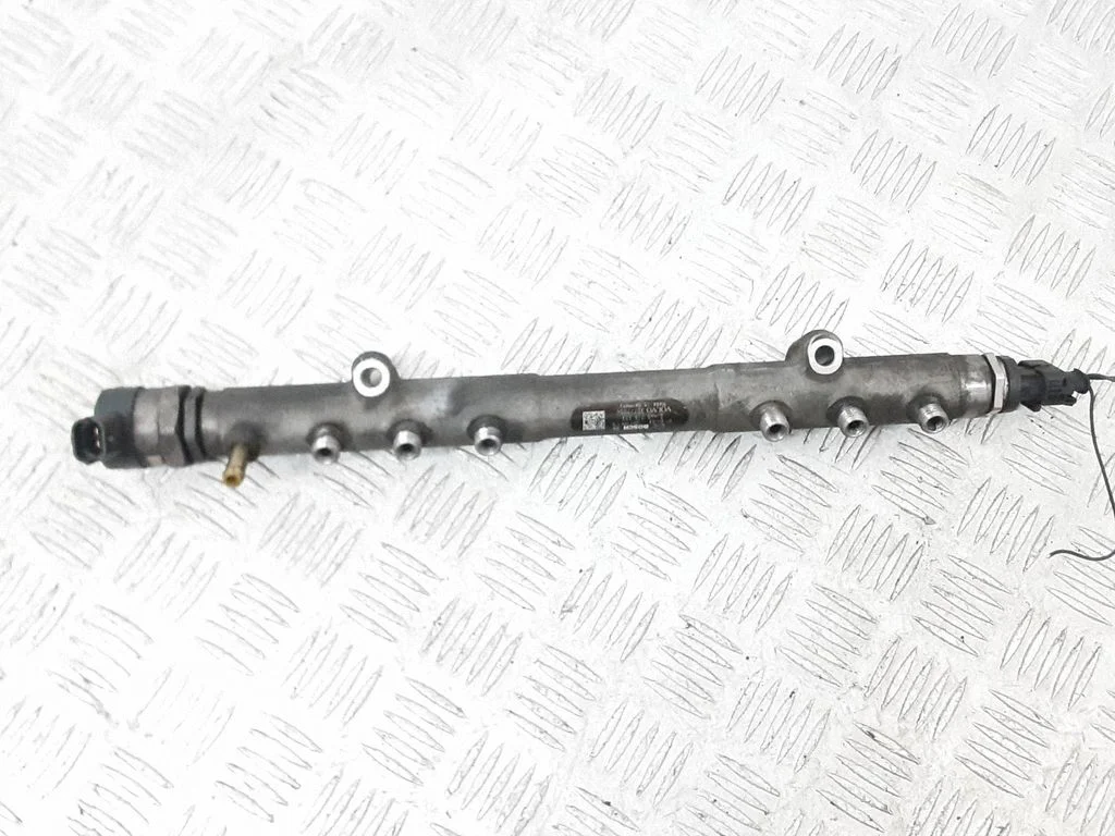 Fuel main line pipe 30777554