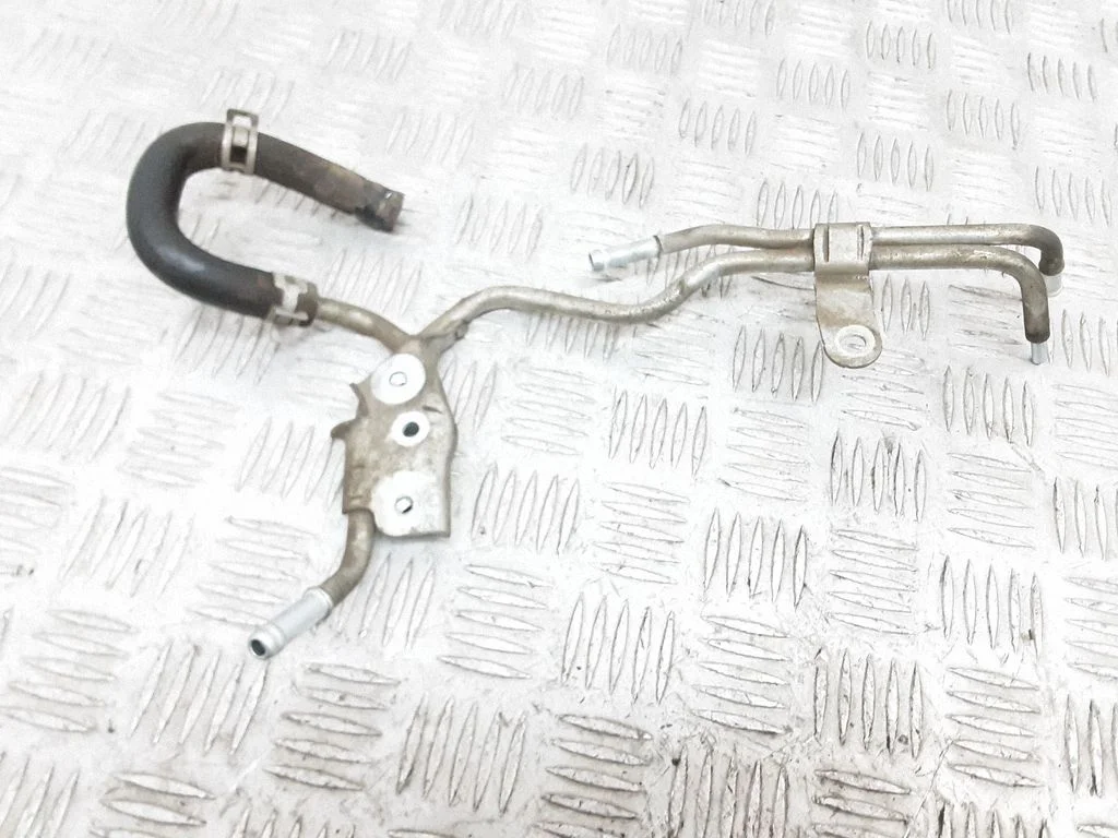 Fuel line pipe – front