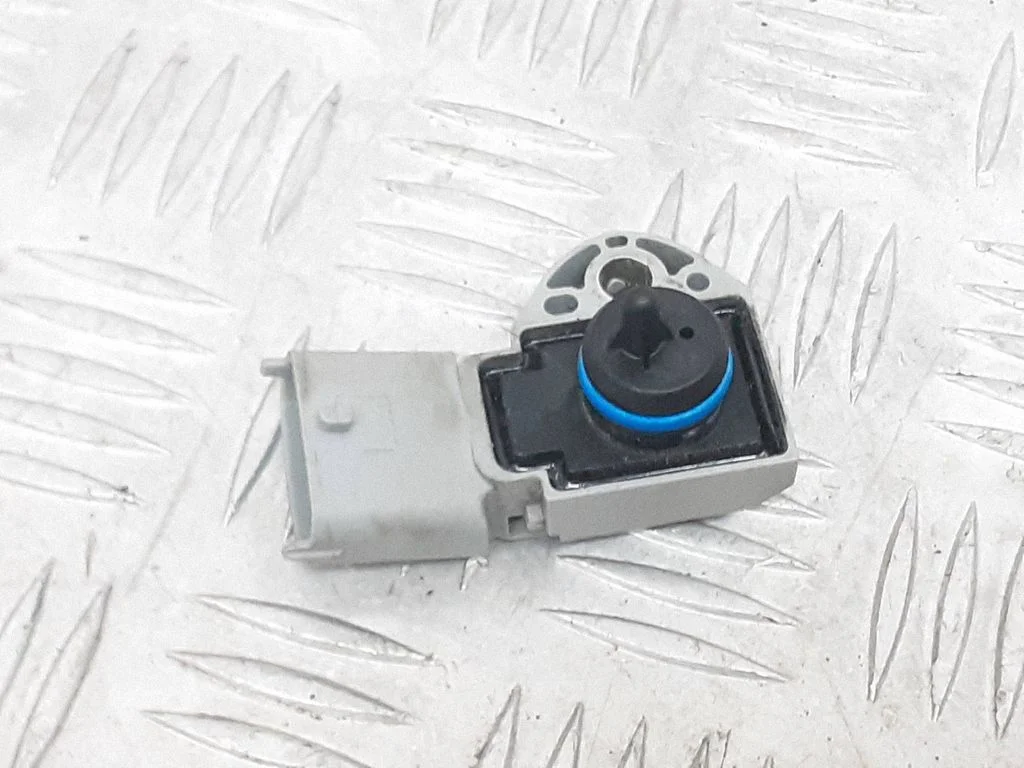 Fuel pressure sensor – Volvo V50 (2004-2007)