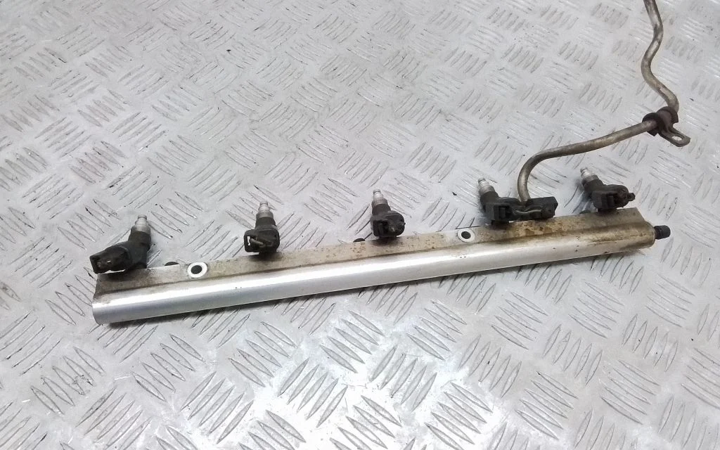 Pihustite (düüside) komplekt – Volvo S40 (2004-2007)