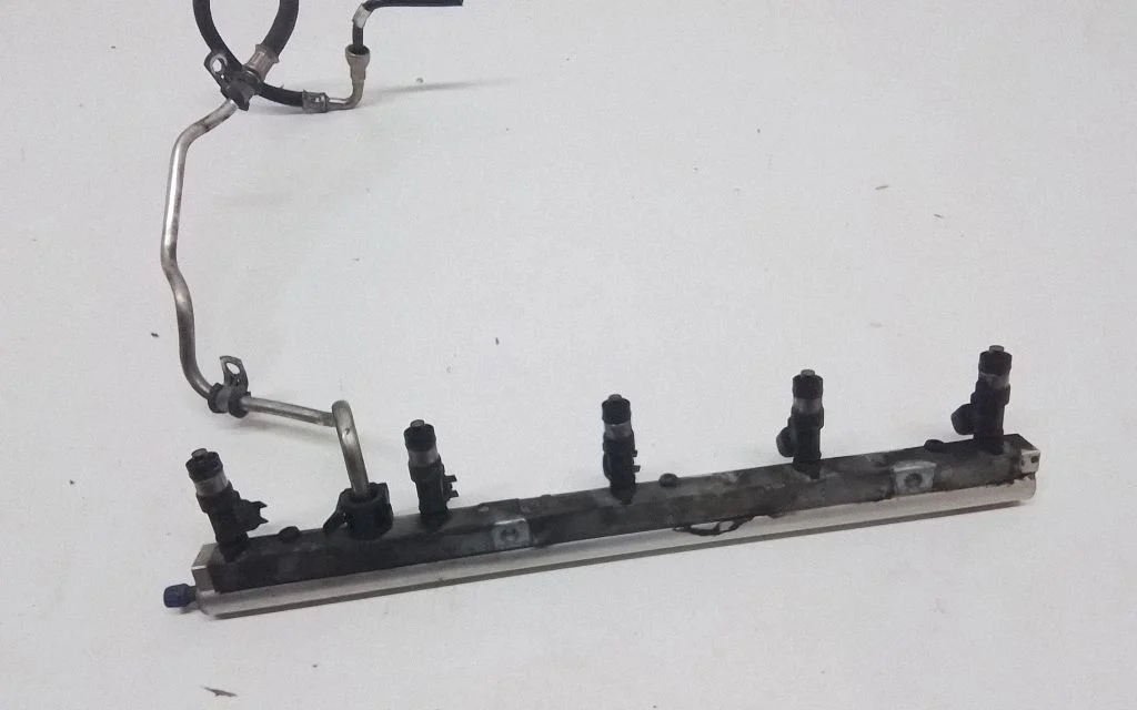 Pihustite (düüside) komplekt – Volvo V50 (2004-2007)