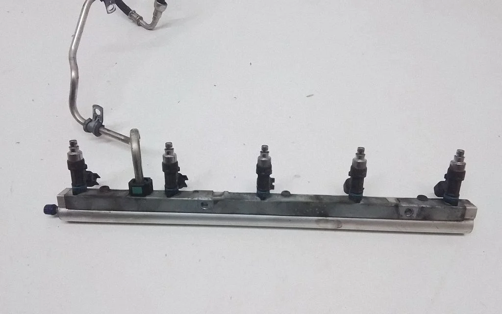 Pihustite (düüside) komplekt – Volvo V50 (2004-2007)