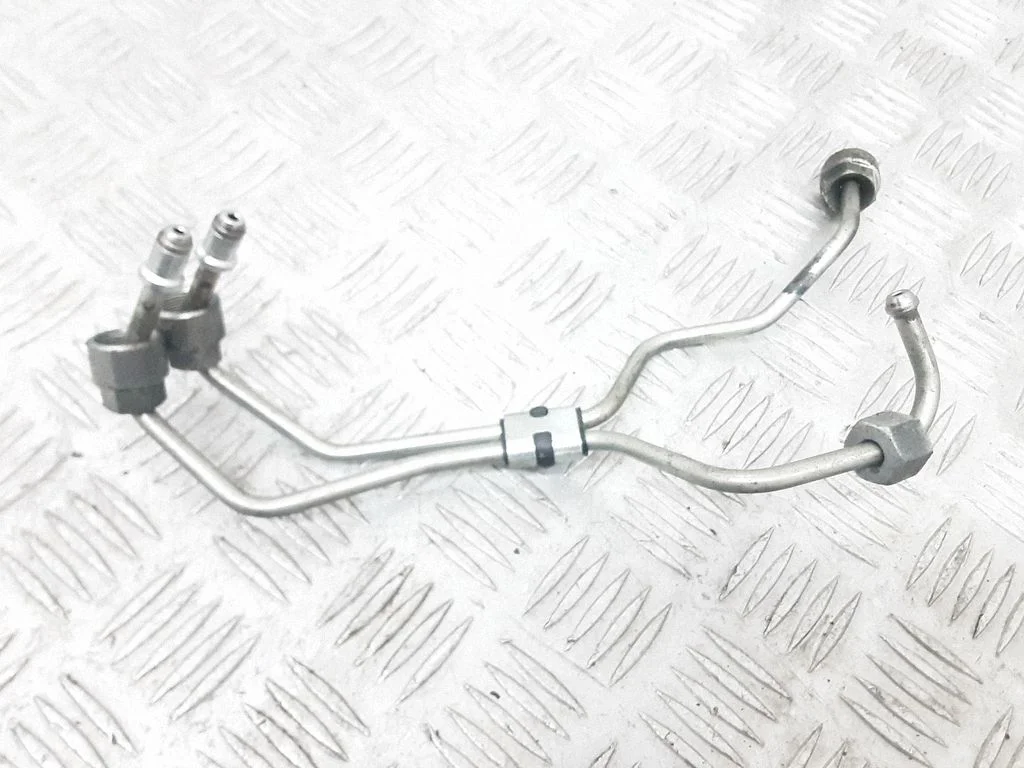 Fuel injector supply line/pipe – Volvo XC60 (2009-2013)