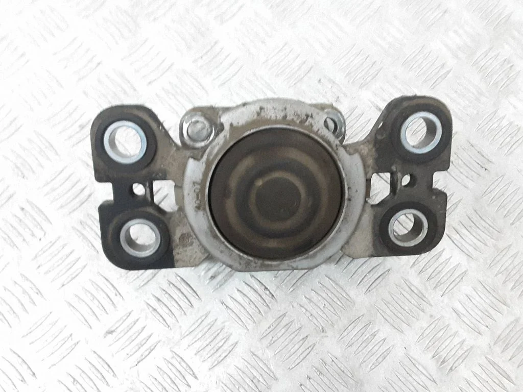 Engine mount bracket 6G927M121NF