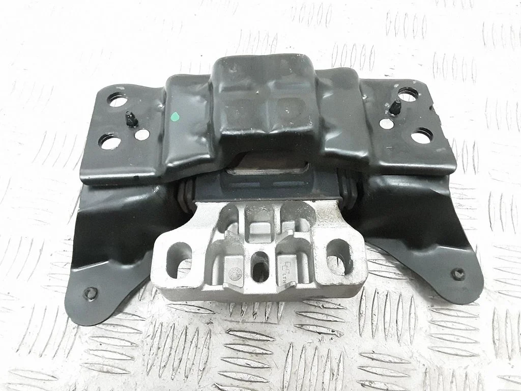 Engine mount bracket – Seat Leon (5F) (2012-2019)