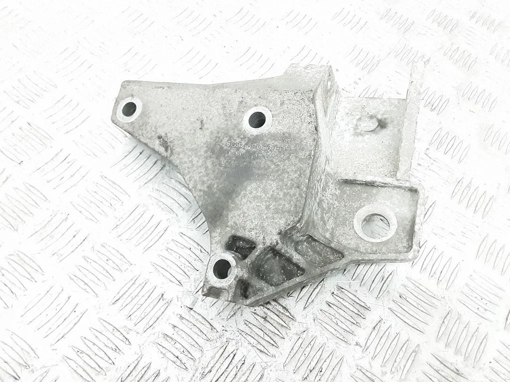 Engine mounting bracket 6G92P096ED