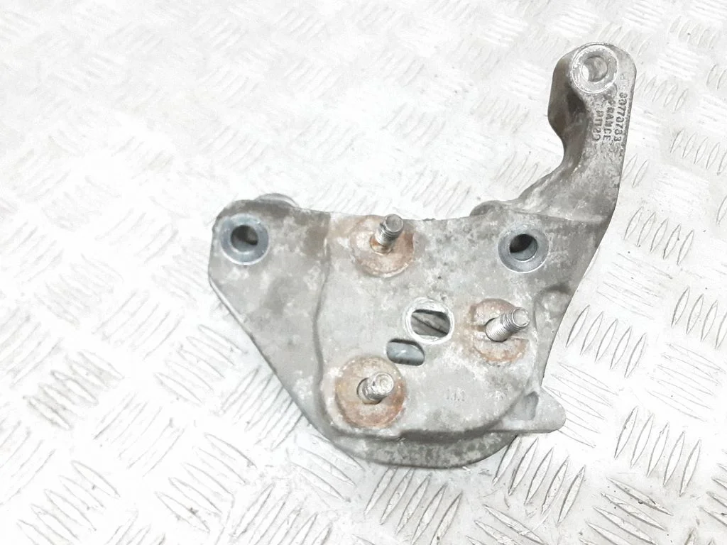 Mootori kinnituskronstein 30778783