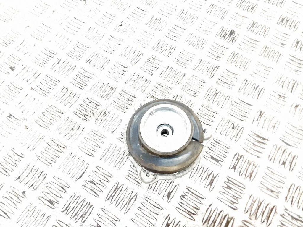 Front upper strut mount – Volvo XC90 (2014-)