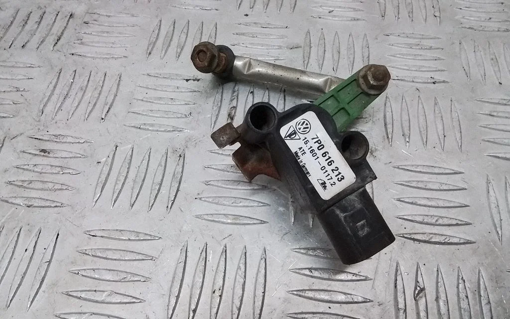 Headlight/headlamp level sensor – Porsche Cayenne (92A) (2010-2017)