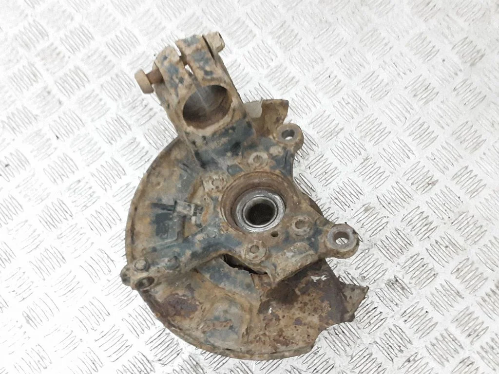 Front wheel hub – front left