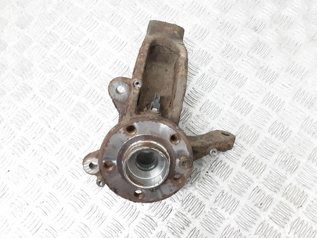 Front wheel hub 7G913K171M