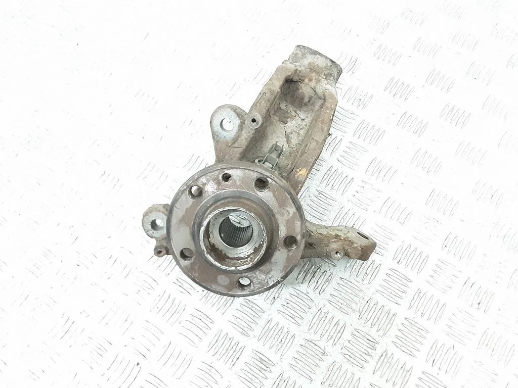 Front wheel hub – front left