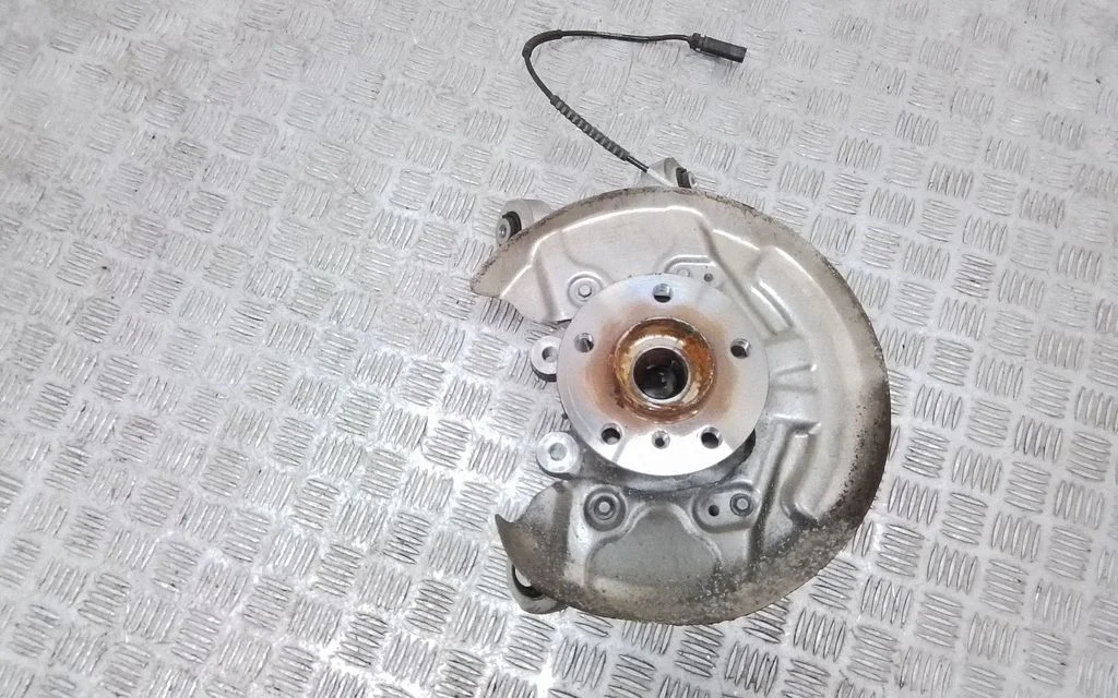 Rear wheel hub 6852161