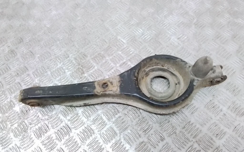 Rear upper control arm/wishbone – Volvo C30 (2007-2010)