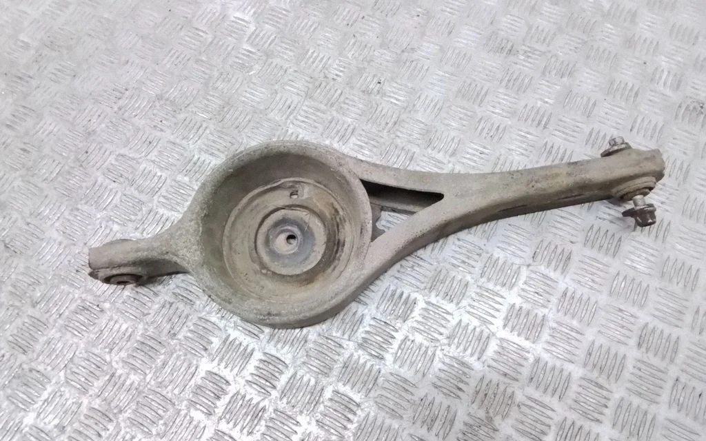 Tagumine ülemine õõtshoob 6G915B718BAA