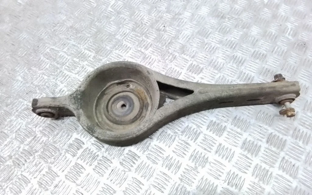 Tagumine ülemine õõtshoob 6G915B718BAA