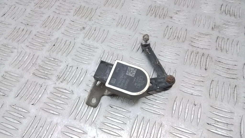 Tagumise õhkvedrustuse kõrgusandur – BMW 7-seeria F01 F02 F03 F04 (2008-2016)
