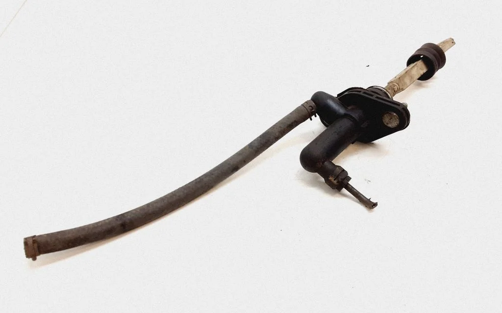 Clutch master cylinder 30713420