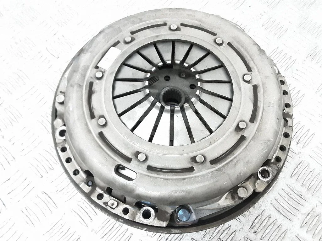 Clutch set kit – Volvo V50 (2008-2012)
