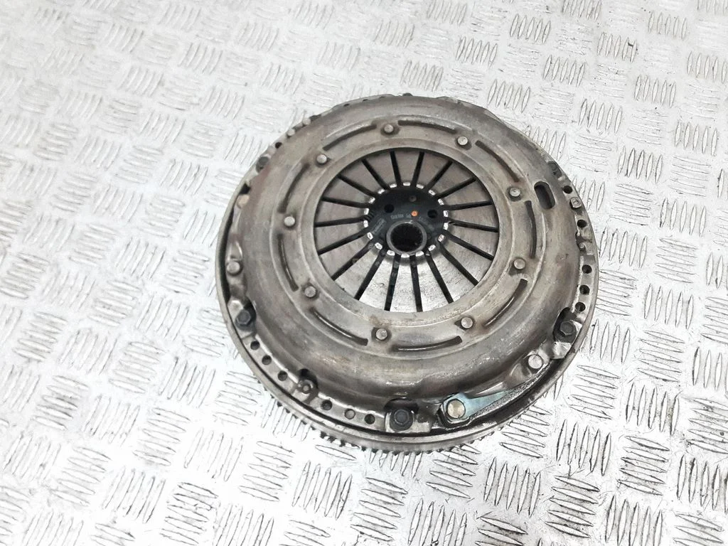 Clutch set kit – Volvo V50 (2008-2012)
