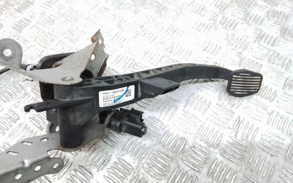 Siduripedaal – Volvo C30 (2007-2010)