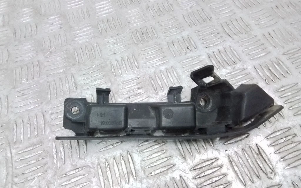 Front bumper mounting bracket – Land Rover Range Rover Sport L320 (2005-2013)