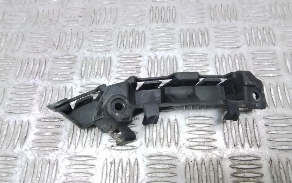 Front bumper mounting bracket – Land Rover Range Rover Sport L320 (2005-2013)