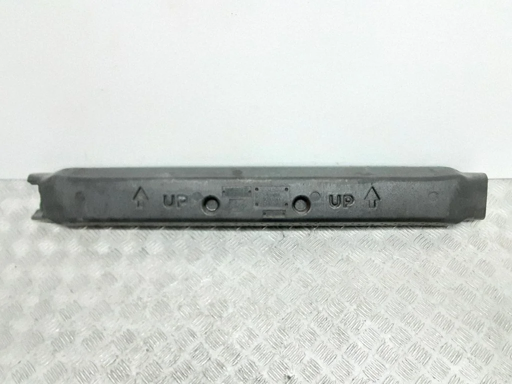 Front bumper foam support bar 31283644