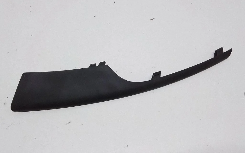 Front bumper splitter molding 7P5807877